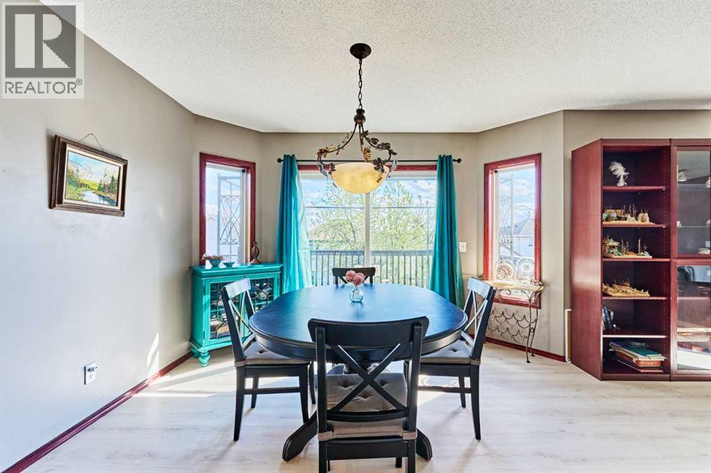 132 Somercrest Close Sw, Calgary, Alberta  T2Y 3H8 - Photo 16 - A2310237
