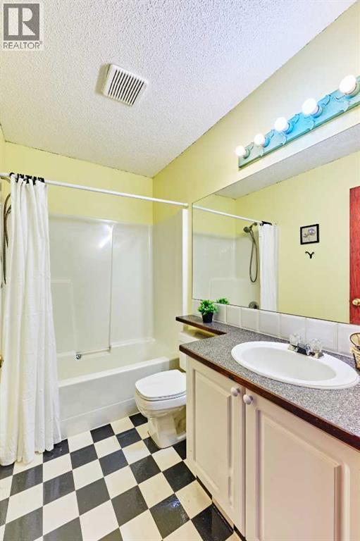 132 Somercrest Close Sw, Calgary, Alberta  T2Y 3H8 - Photo 41 - A2310237