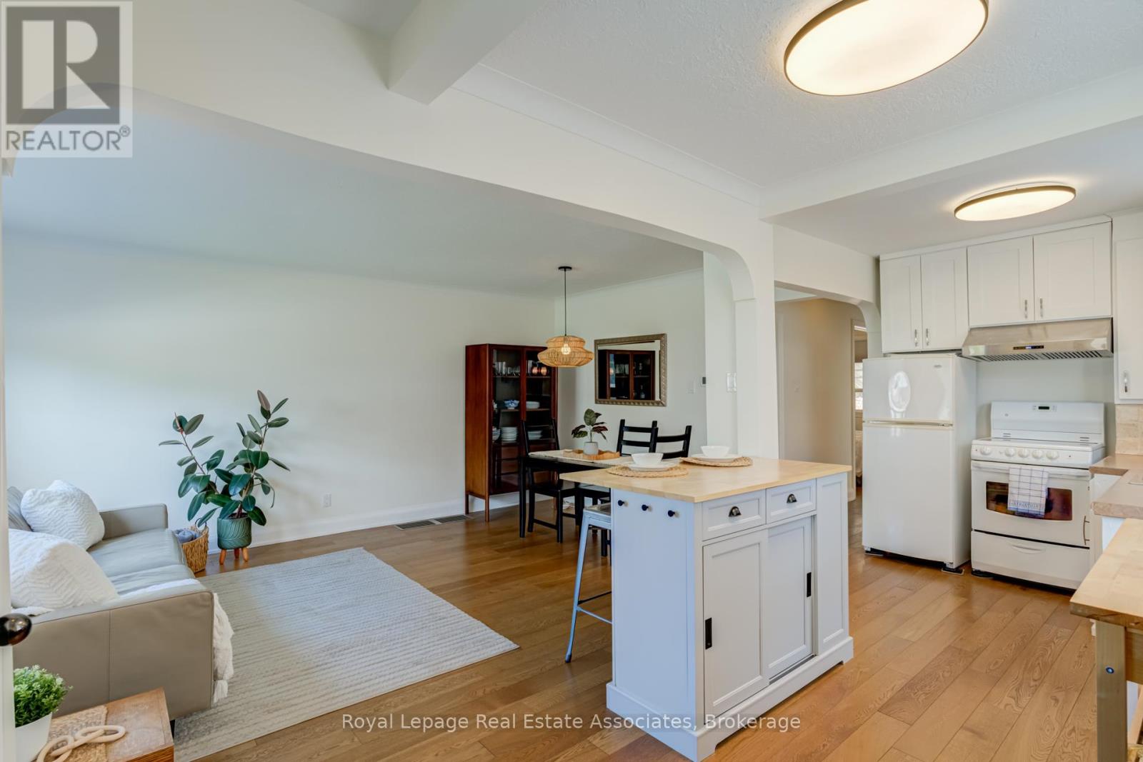 43 Heale Avenue, Toronto, Ontario  M1N 3X6 - Photo 4 - E13211754