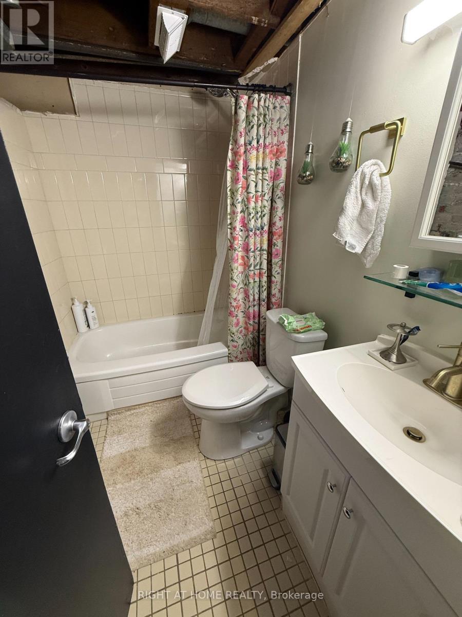 106 Donlands Avenue, Toronto, Ontario  M4J 3P1 - Photo 4 - E13211802