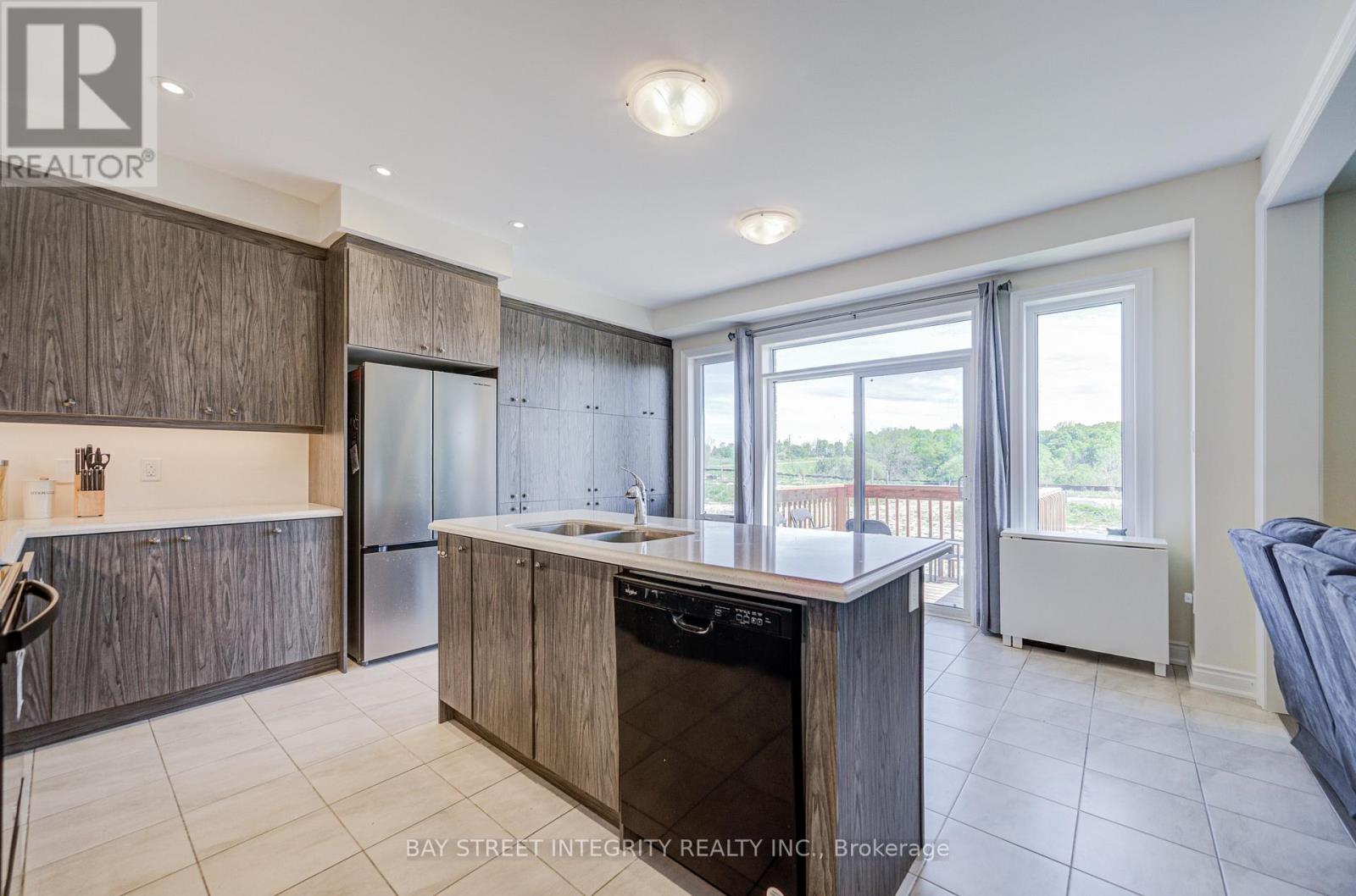 41 Kenneth Rogers Crescent, East Gwillimbury, Ontario  L9N 0S3 - Photo 10 - N13211818