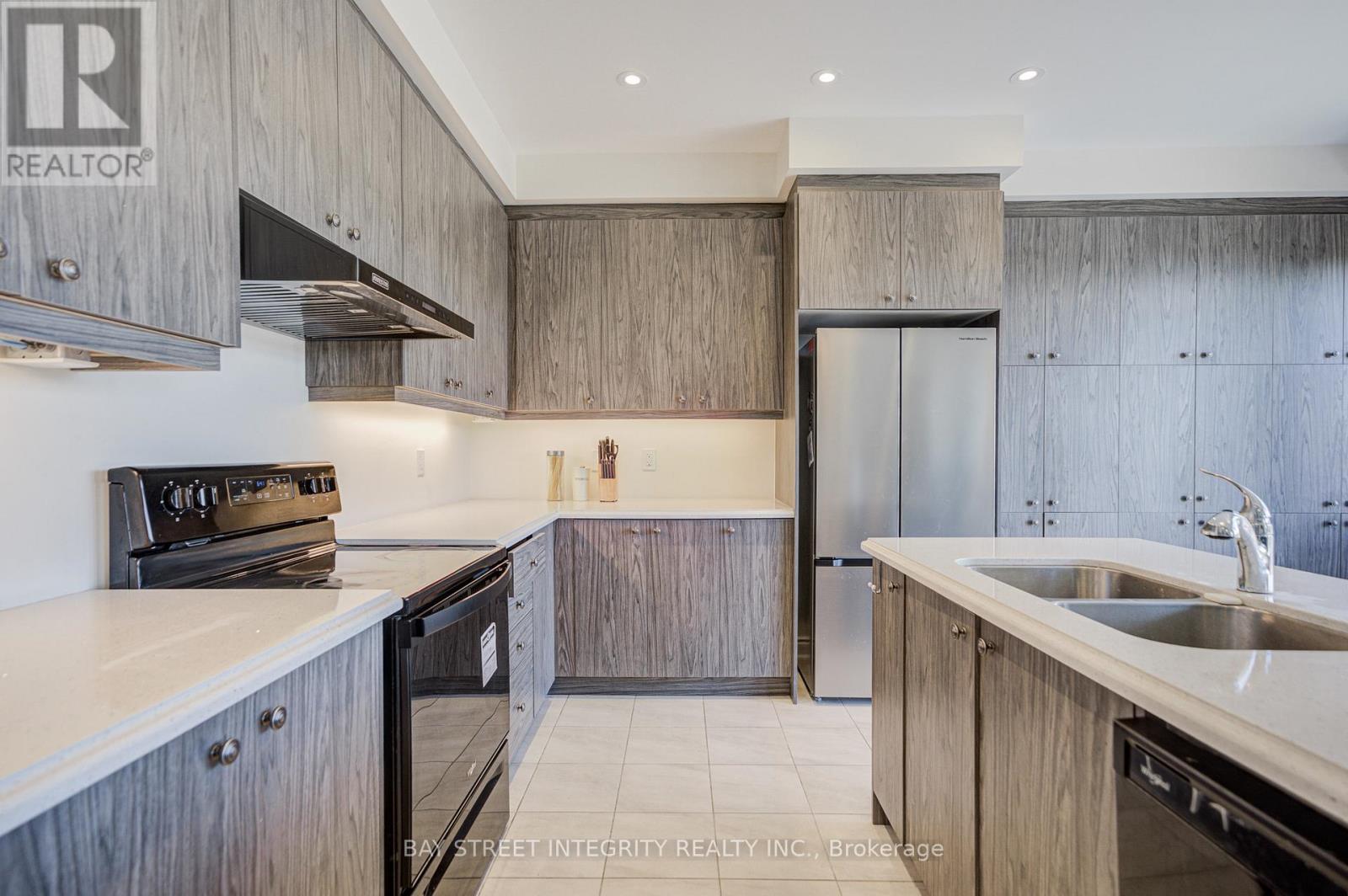 41 Kenneth Rogers Crescent, East Gwillimbury, Ontario  L9N 0S3 - Photo 12 - N13211818