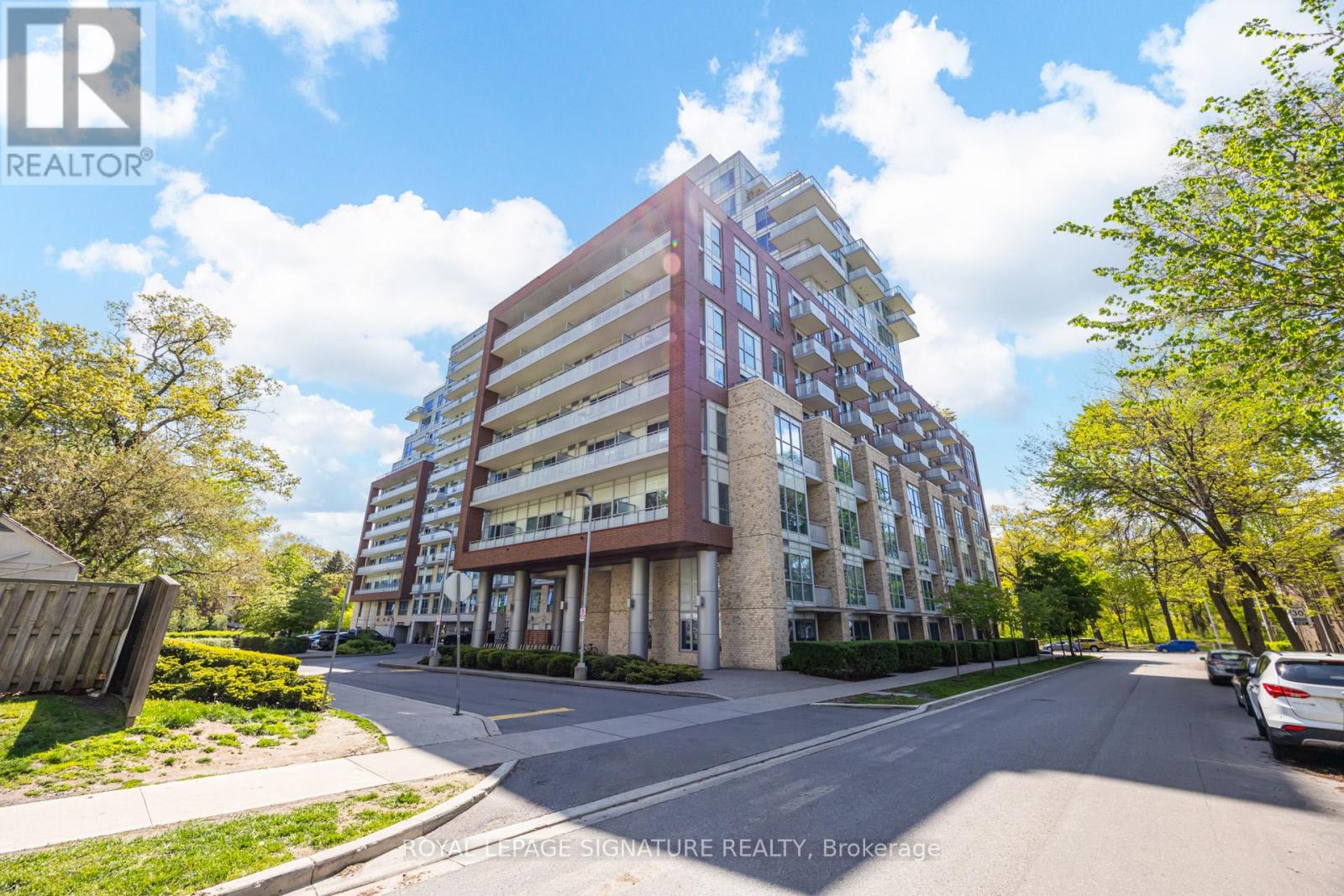 920 - 1830 Bloor Street W, Toronto, Ontario M6P 0A2 - Photo 1 - W13211750