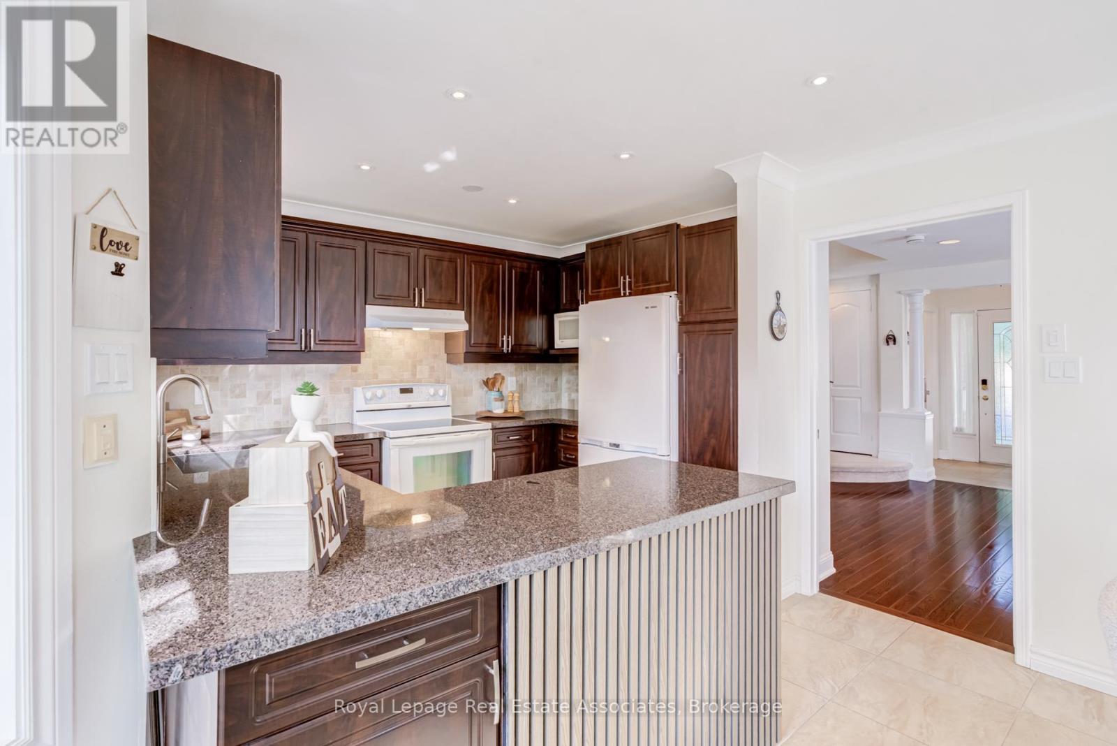 1179 Treetop Terrace, Oakville, Ontario  L6M 3N1 - Photo 13 - W13211760