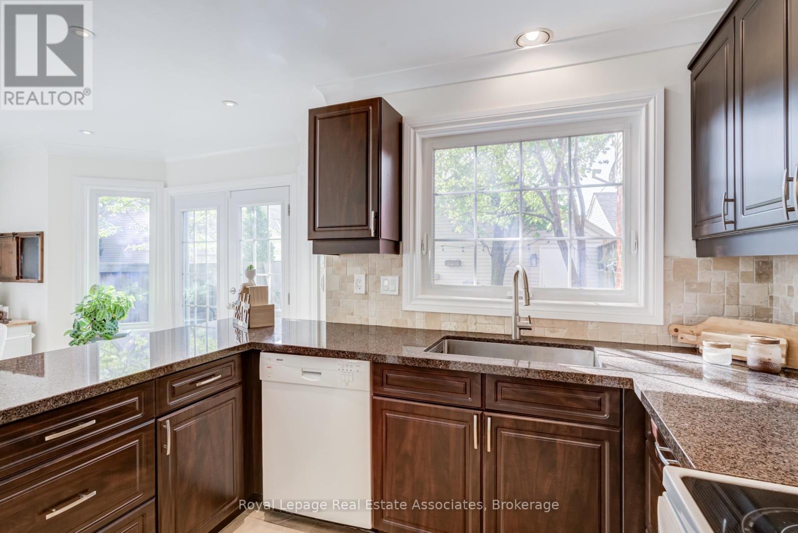 1179 Treetop Terrace, Oakville, Ontario  L6M 3N1 - Photo 17 - W13211760