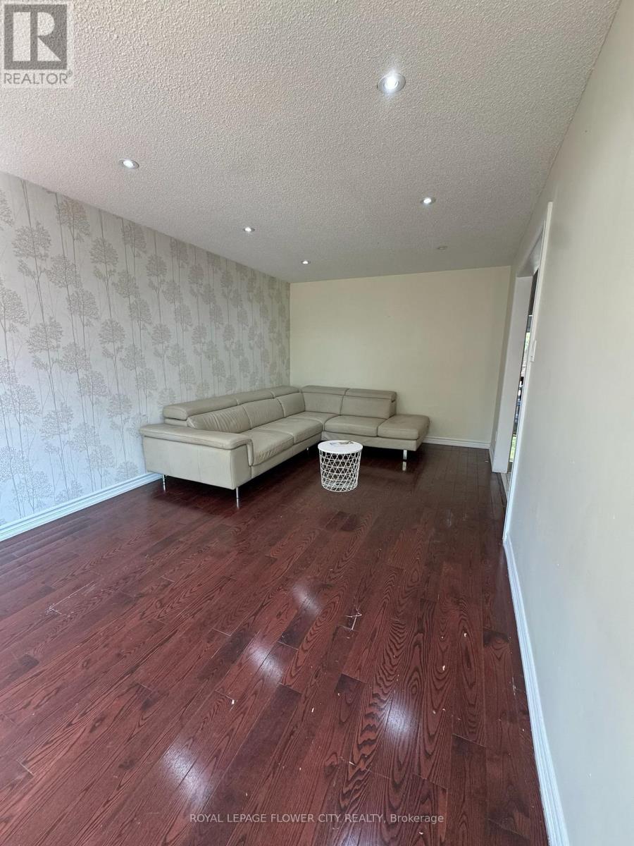 116 Flowertown Avenue, Brampton, Ontario  L6X 3Y6 - Photo 10 - W13211798