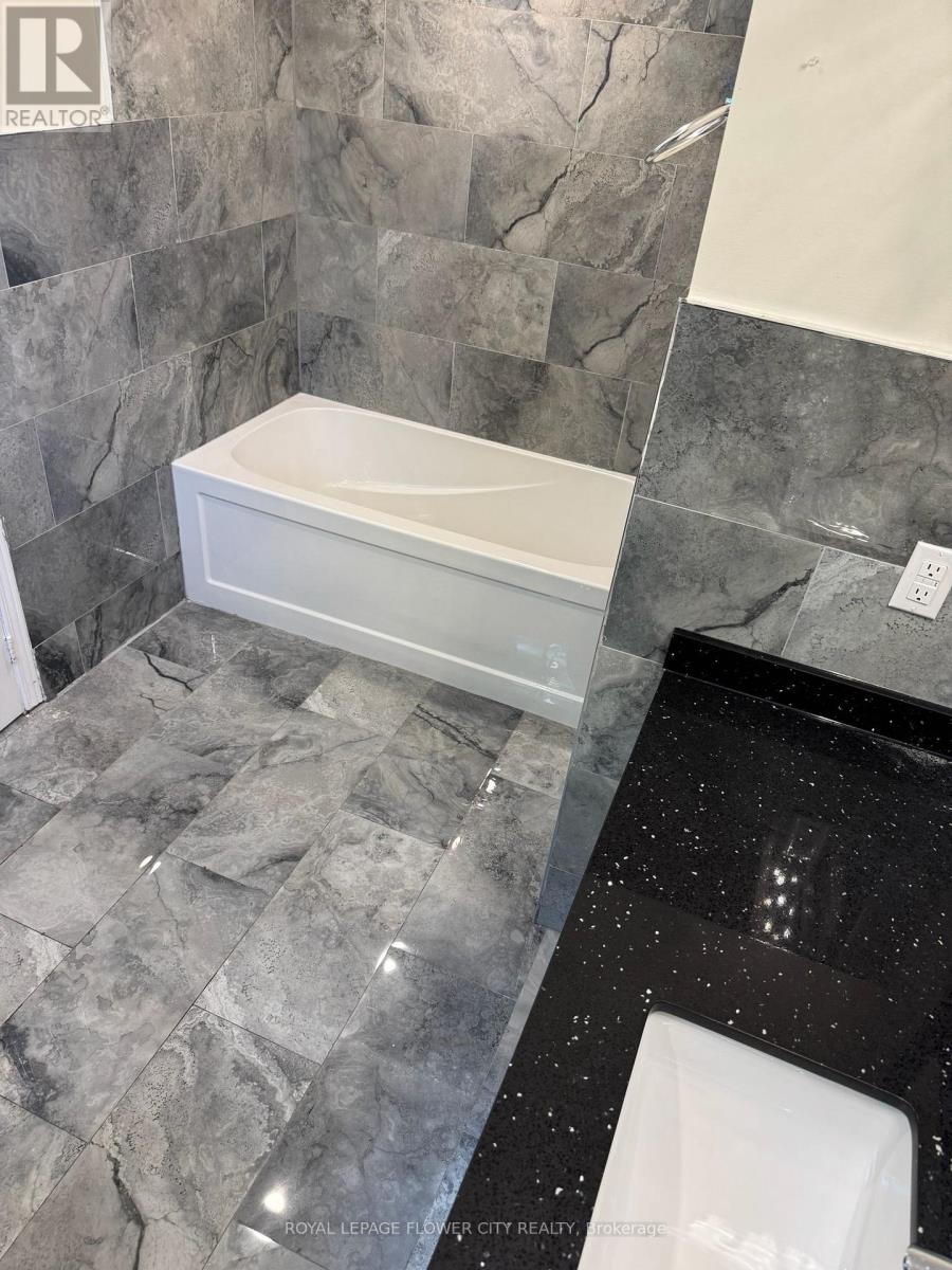 116 Flowertown Avenue, Brampton, Ontario  L6X 3Y6 - Photo 23 - W13211798