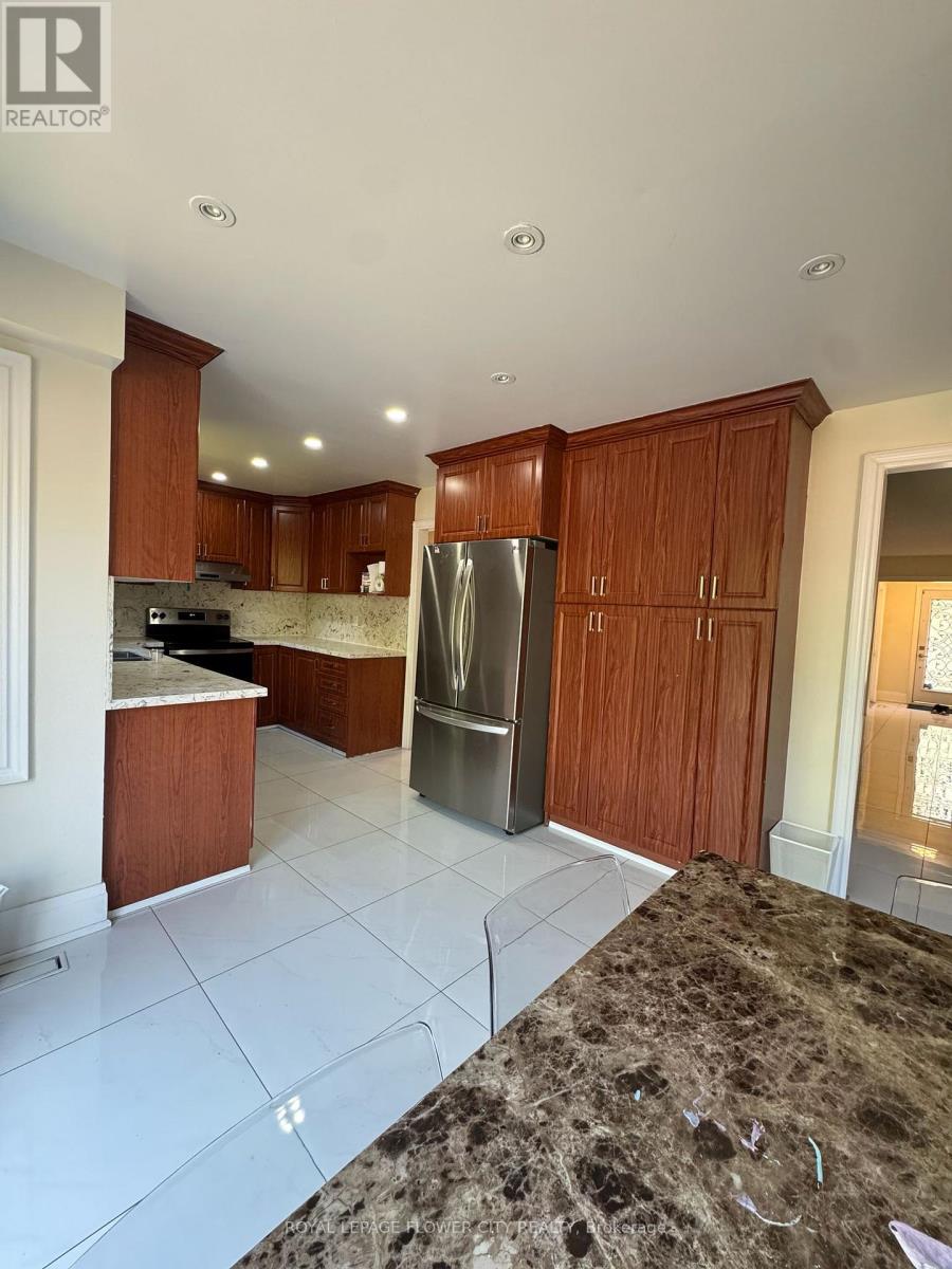 116 Flowertown Avenue, Brampton, Ontario  L6X 3Y6 - Photo 7 - W13211798