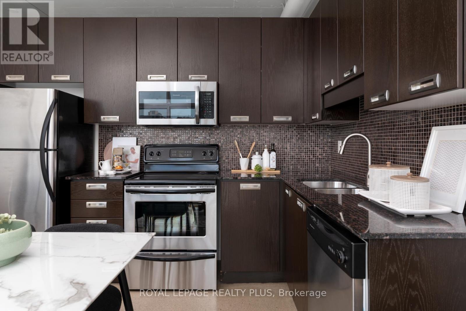1016 - 2 Fieldway Road, Toronto, Ontario  M8Z 0B9 - Photo 14 - W13211804