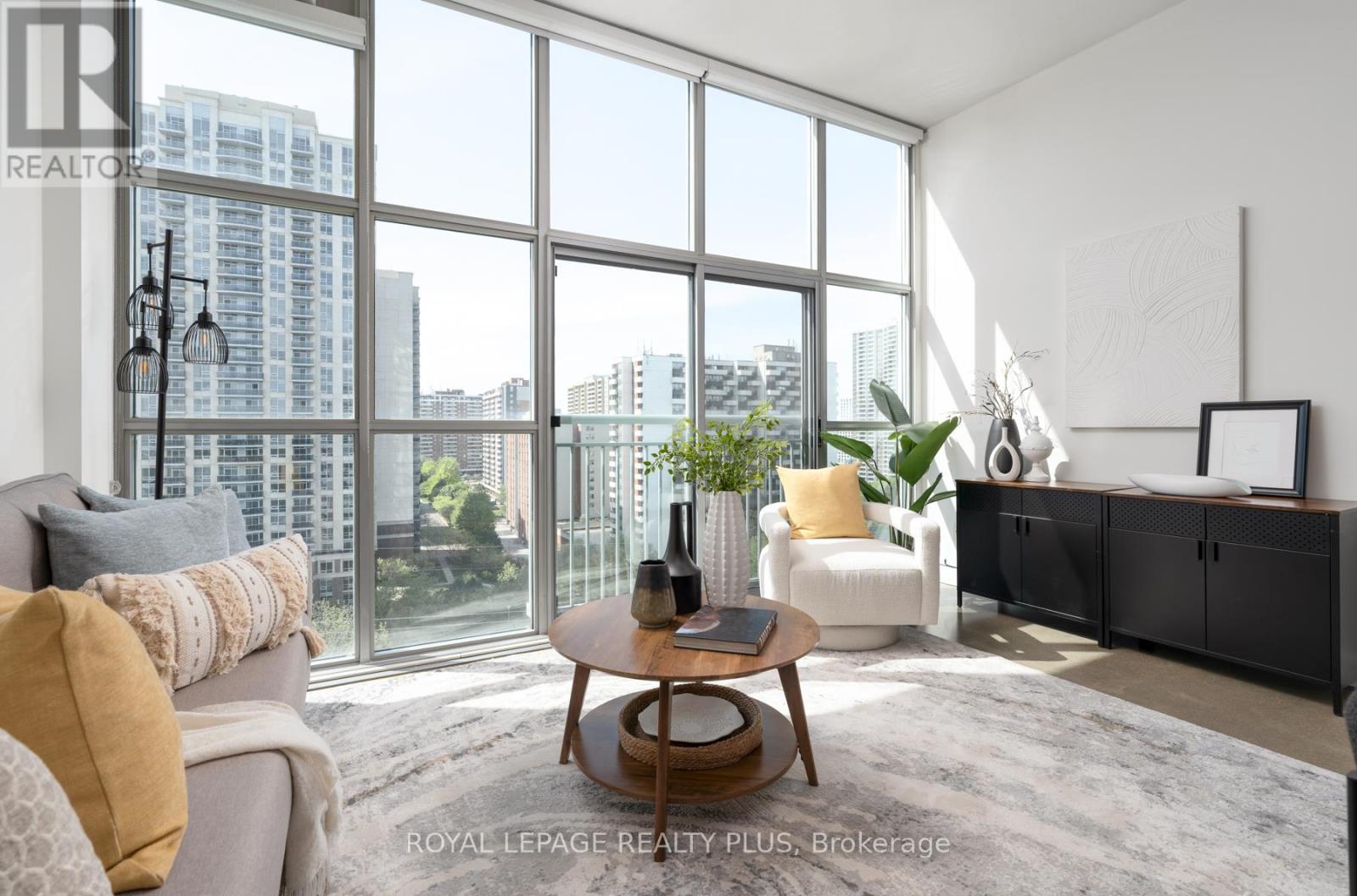 1016 - 2 Fieldway Road, Toronto, Ontario  M8Z 0B9 - Photo 4 - W13211804