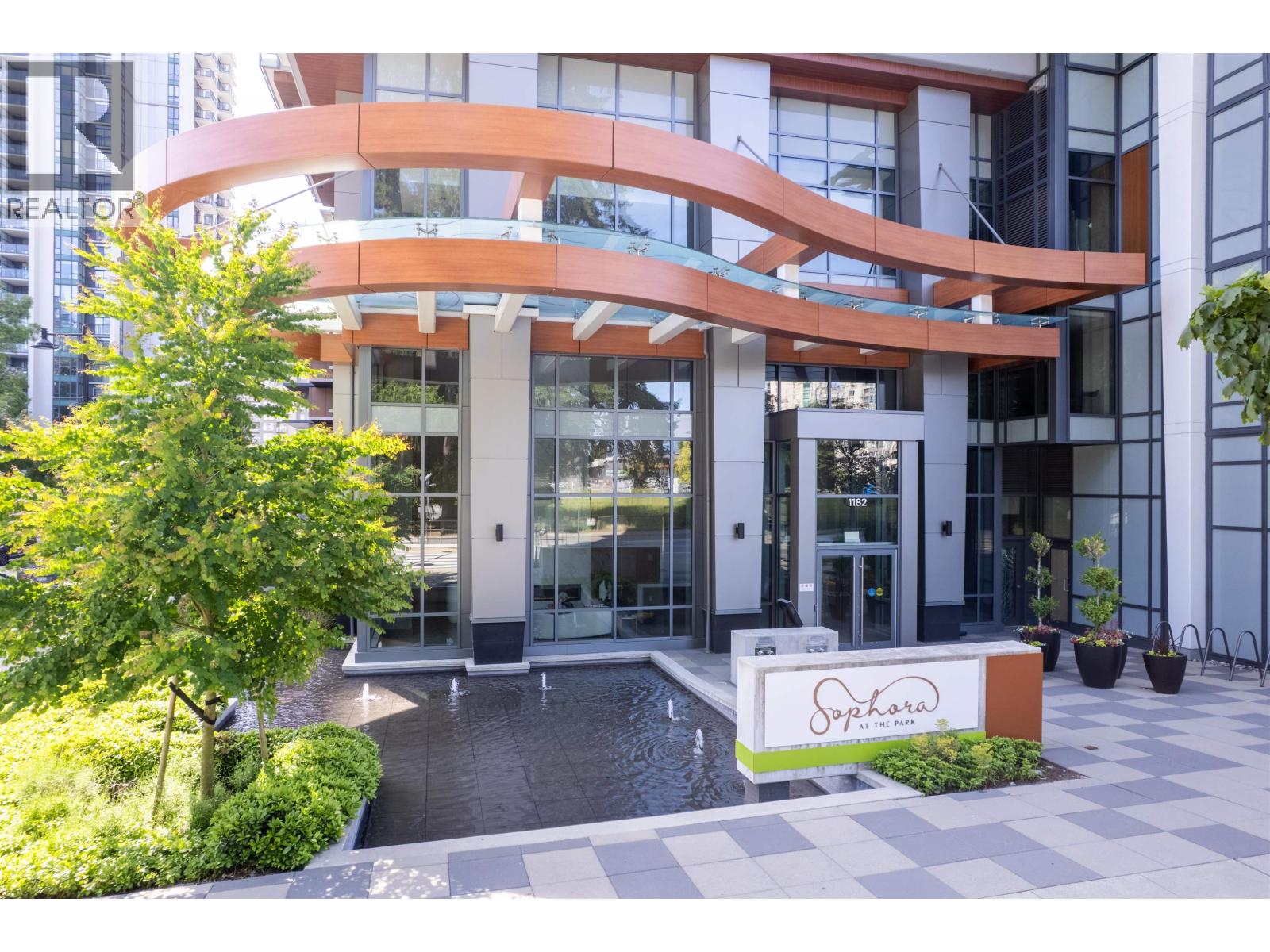 4004 1182 WESTWOOD STREET, Coquitlam, British Columbia