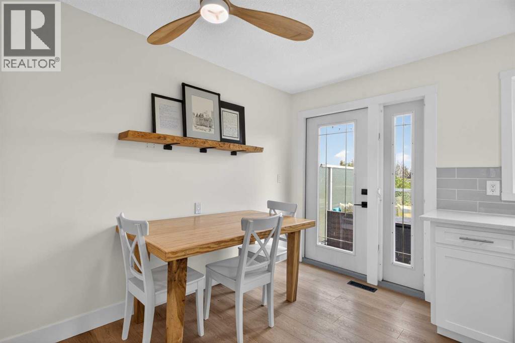 48 Shawcliffe Close, Calgary, Alberta  T2Y 1H5 - Photo 9 - A2315812