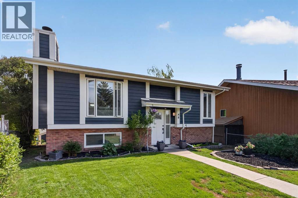 48 Shawcliffe Close, Calgary, Alberta  T2Y 1H5 - Photo 2 - A2315812