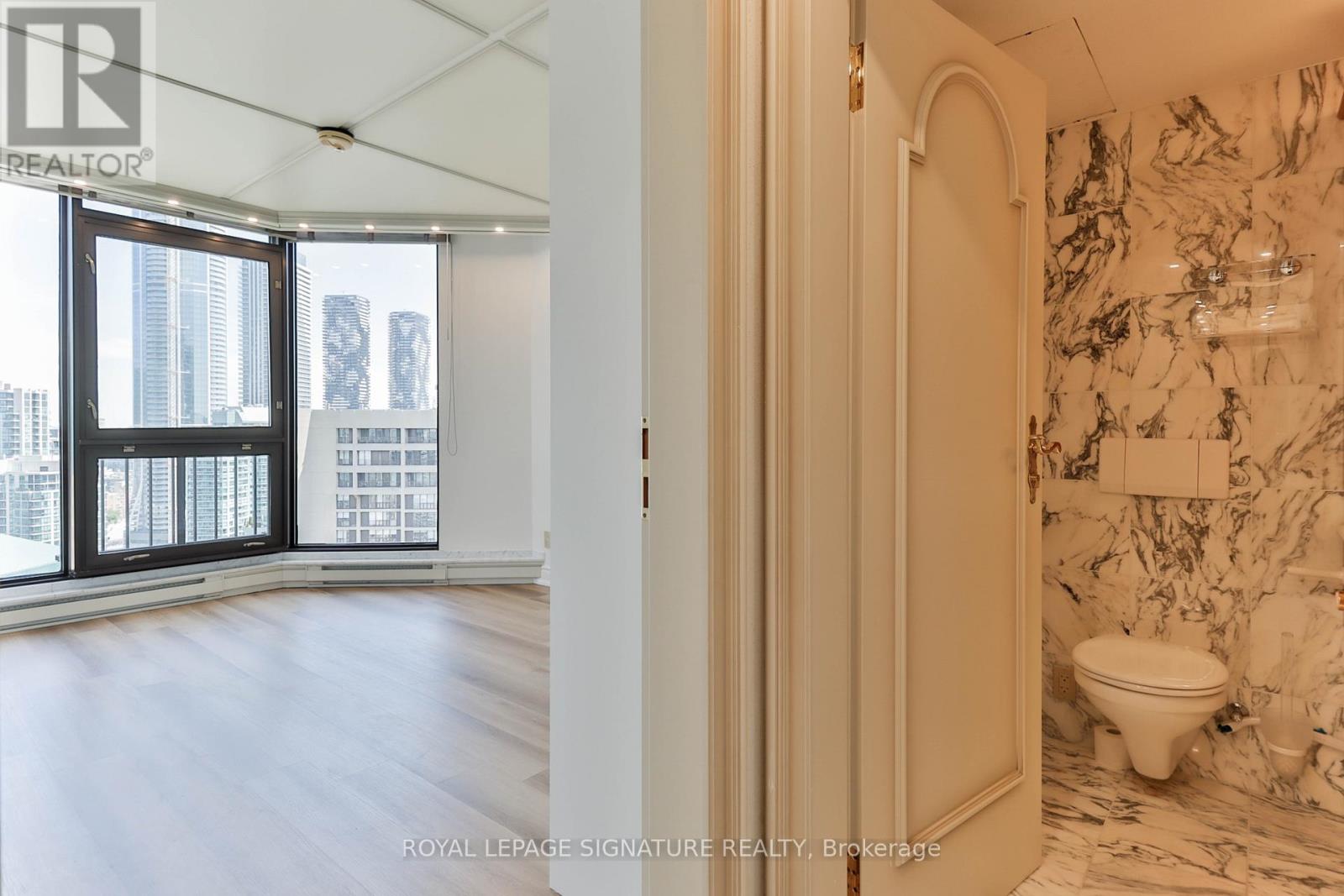 Ph10 - 55 Harbour Square, Toronto, Ontario  M5J 2L1 - Photo 28 - C13209126