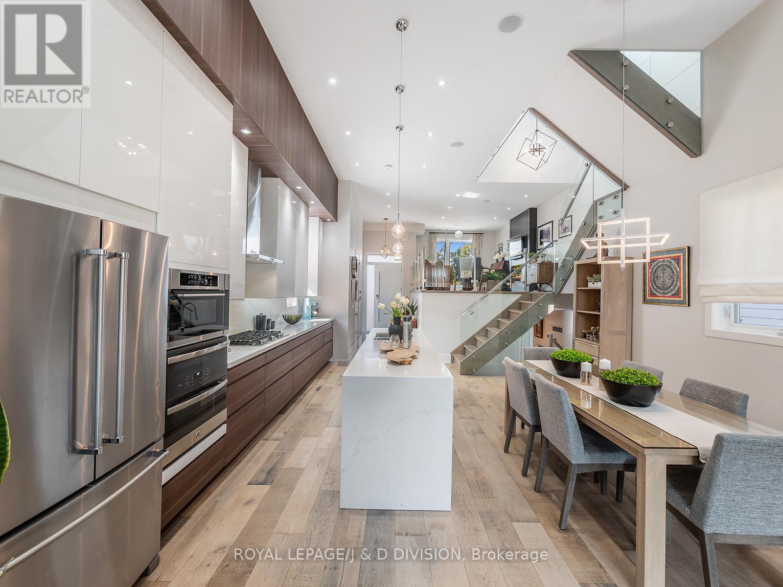 221 Virginia Avenue, Toronto, Ontario  M4C 2T6 - Photo 9 - E13210384