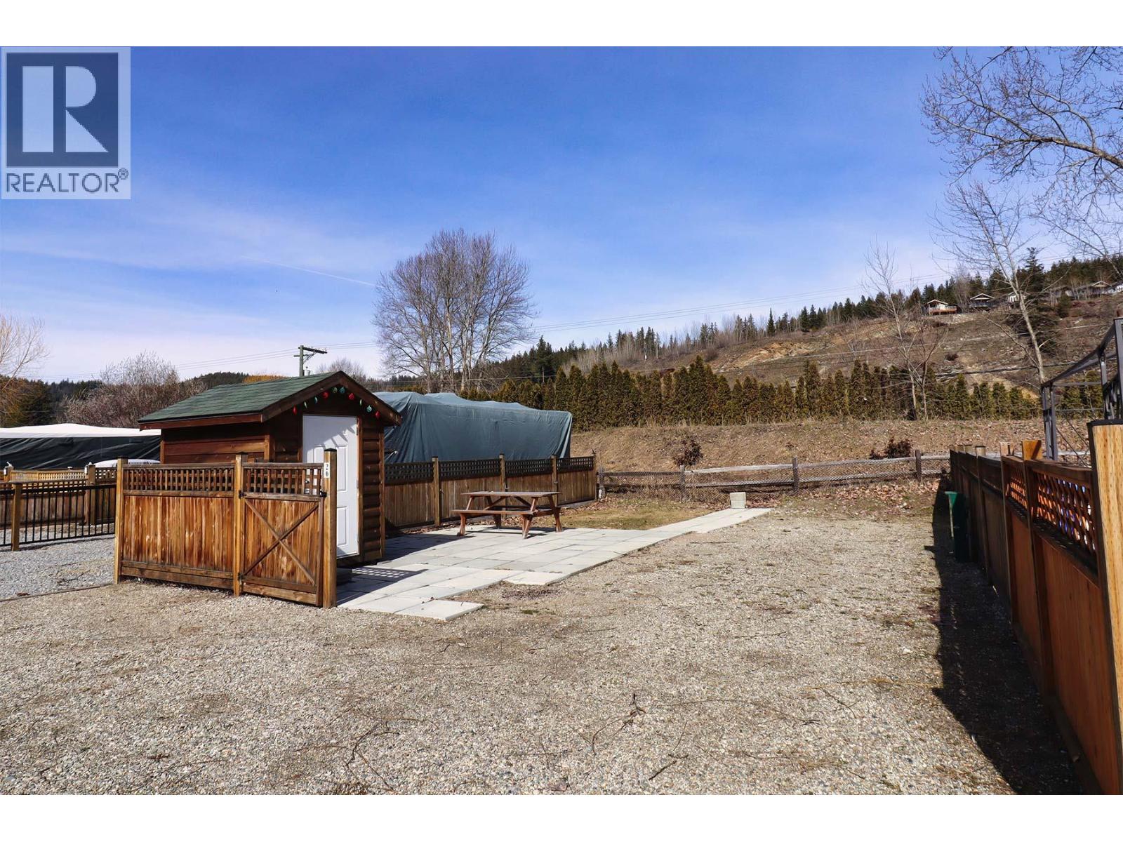 26 Cottonwood Drive, Lee Creek, British Columbia  V0E 1M4 - Photo 3 - 10389032