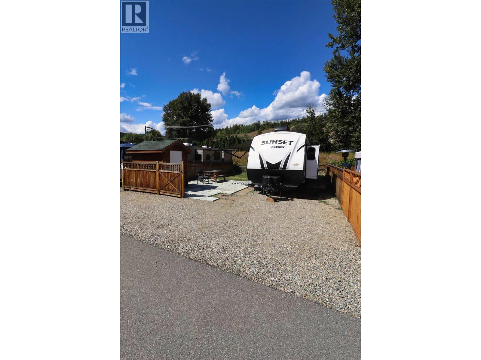 26 Cottonwood Drive, Lee Creek, British Columbia  V0E 1M4 - Photo 32 - 10389032