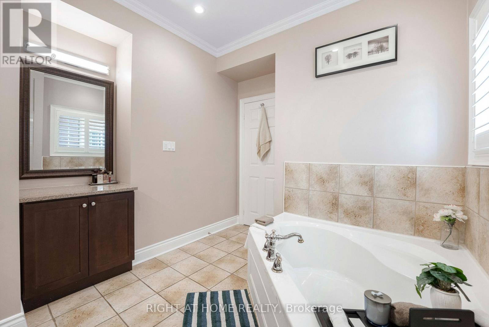 1048 Mcquay Boulevard, Whitby, Ontario  L1P 1R8 - Photo 30 - E13211842