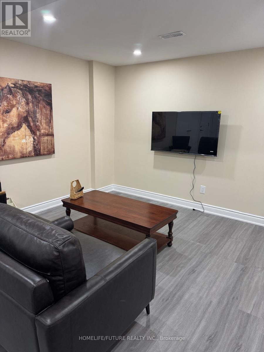 Bsmt - 66 Inglewood Place, Whitby, Ontario  L1N 8Z8 - Photo 9 - E13211866