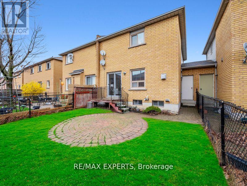 97 Pinedale Gate, Vaughan, Ontario  L4L 8X3 - Photo 28 - N13211868