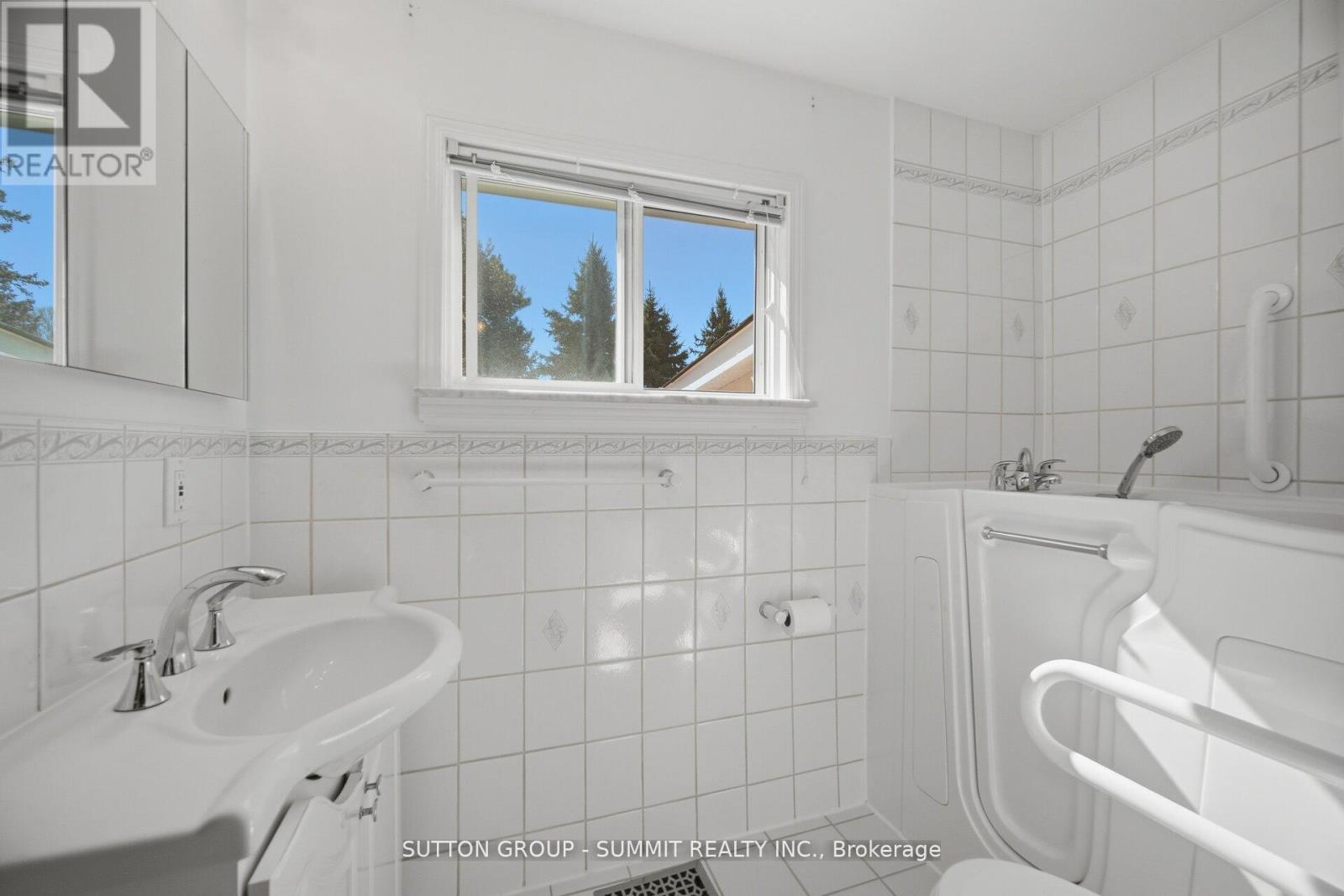 3 Donata Drive, Mississauga, Ontario  L5M 1T2 - Photo 19 - W13211844
