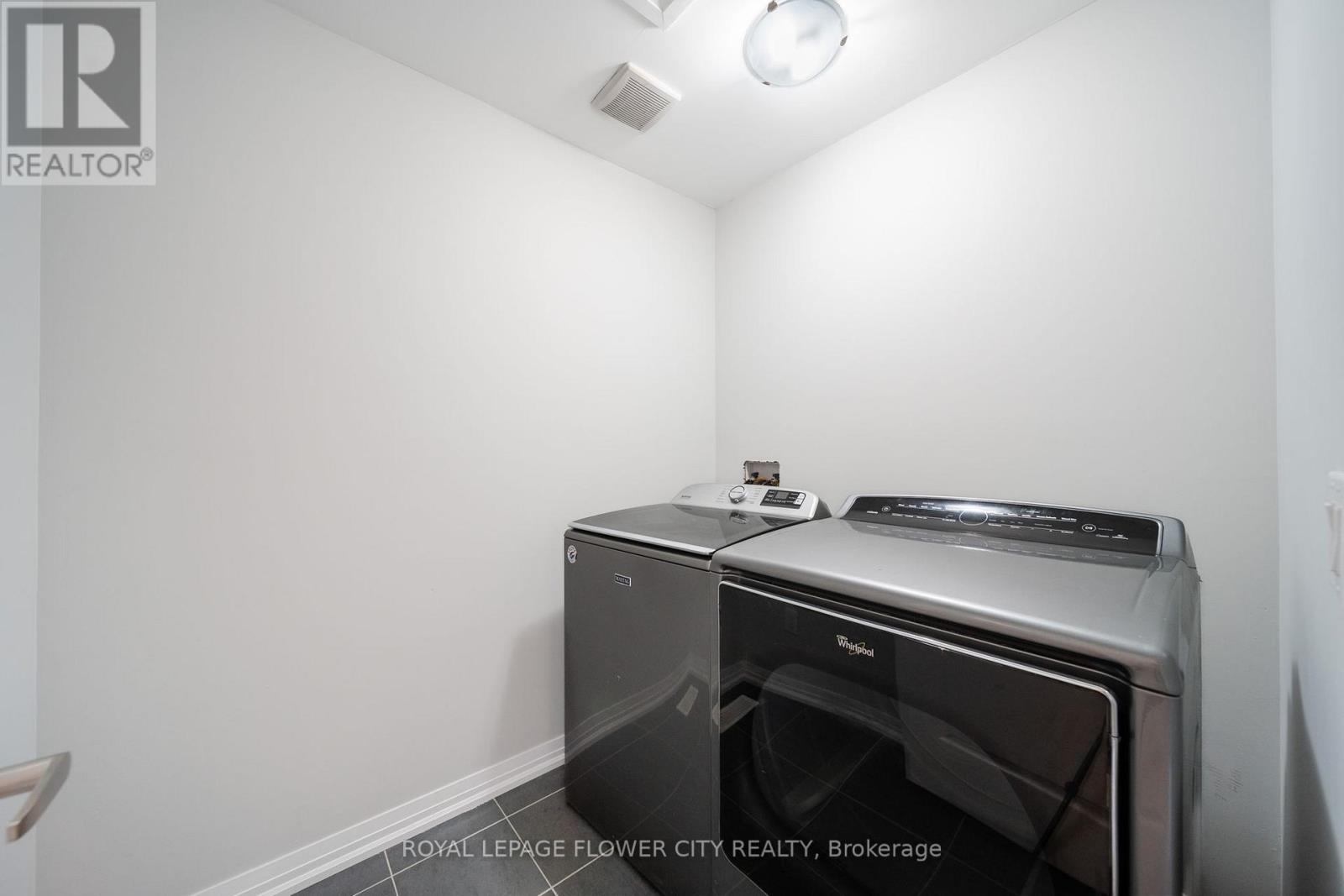 113 Leslie Davis Street, North Dumfries, Ontario  N0B 1E0 - Photo 35 - X13211862