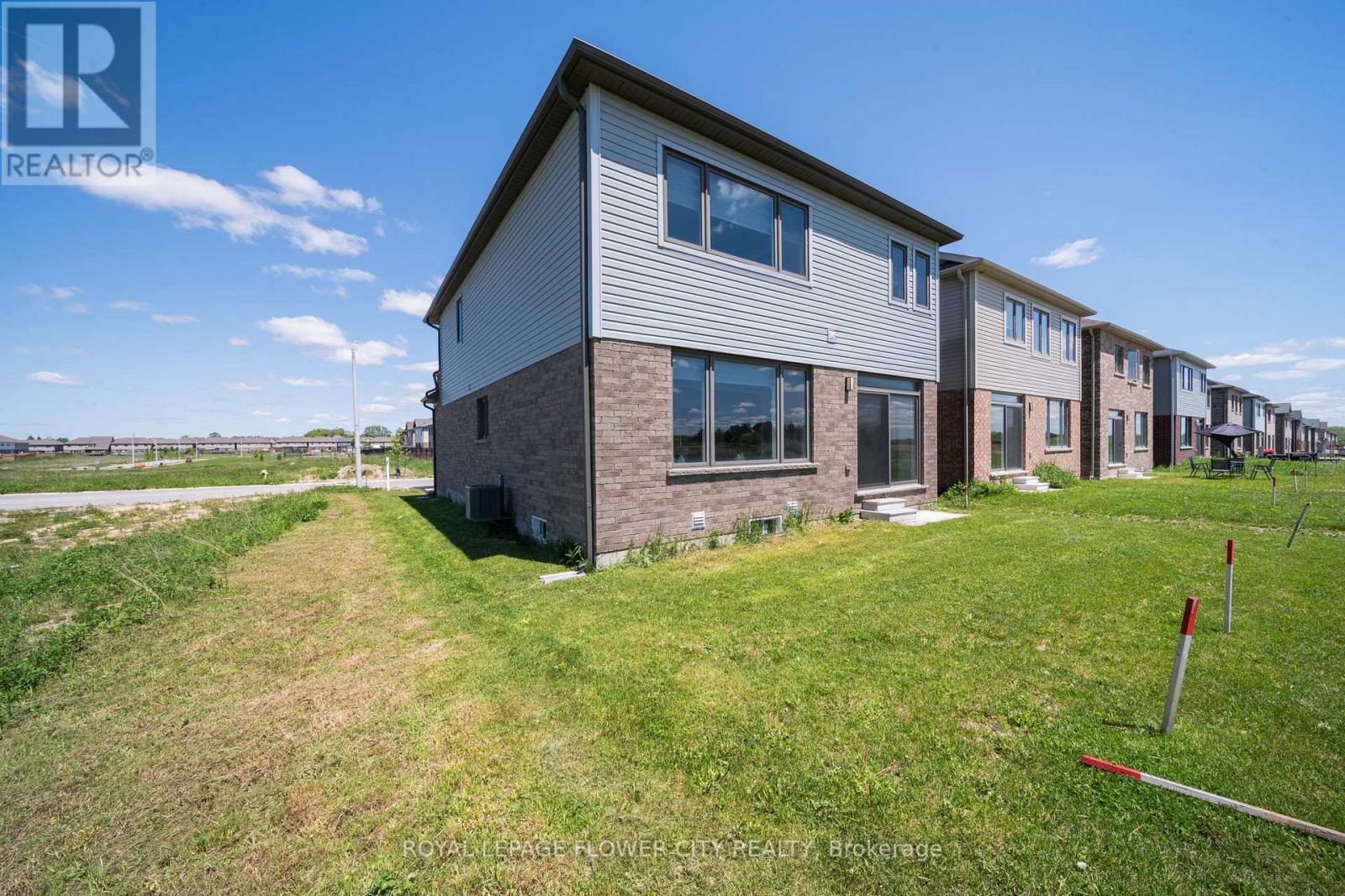 113 Leslie Davis Street, North Dumfries, Ontario  N0B 1E0 - Photo 45 - X13211862