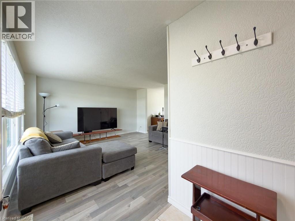 724 Parkview Crescent, Cambridge, Ontario  N3H 4X9 - Photo 4 - 40818595