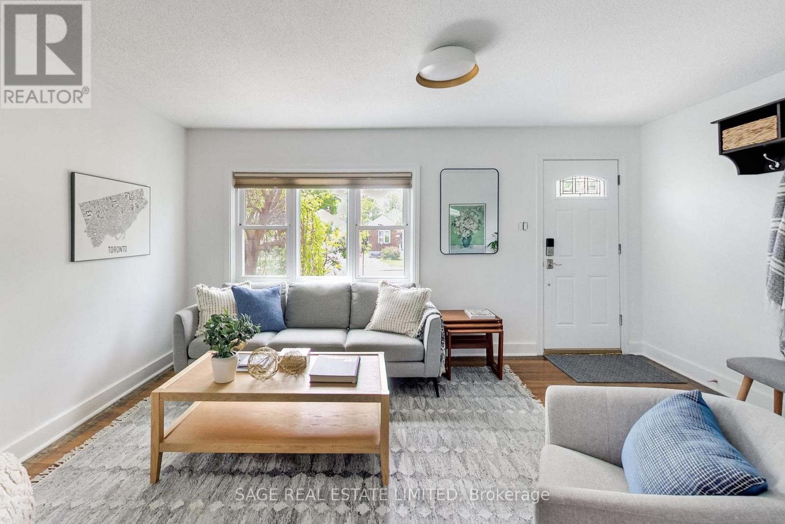 35 Blakley Avenue, Toronto, Ontario  M6N 3Y4 - Photo 2 - W13174828