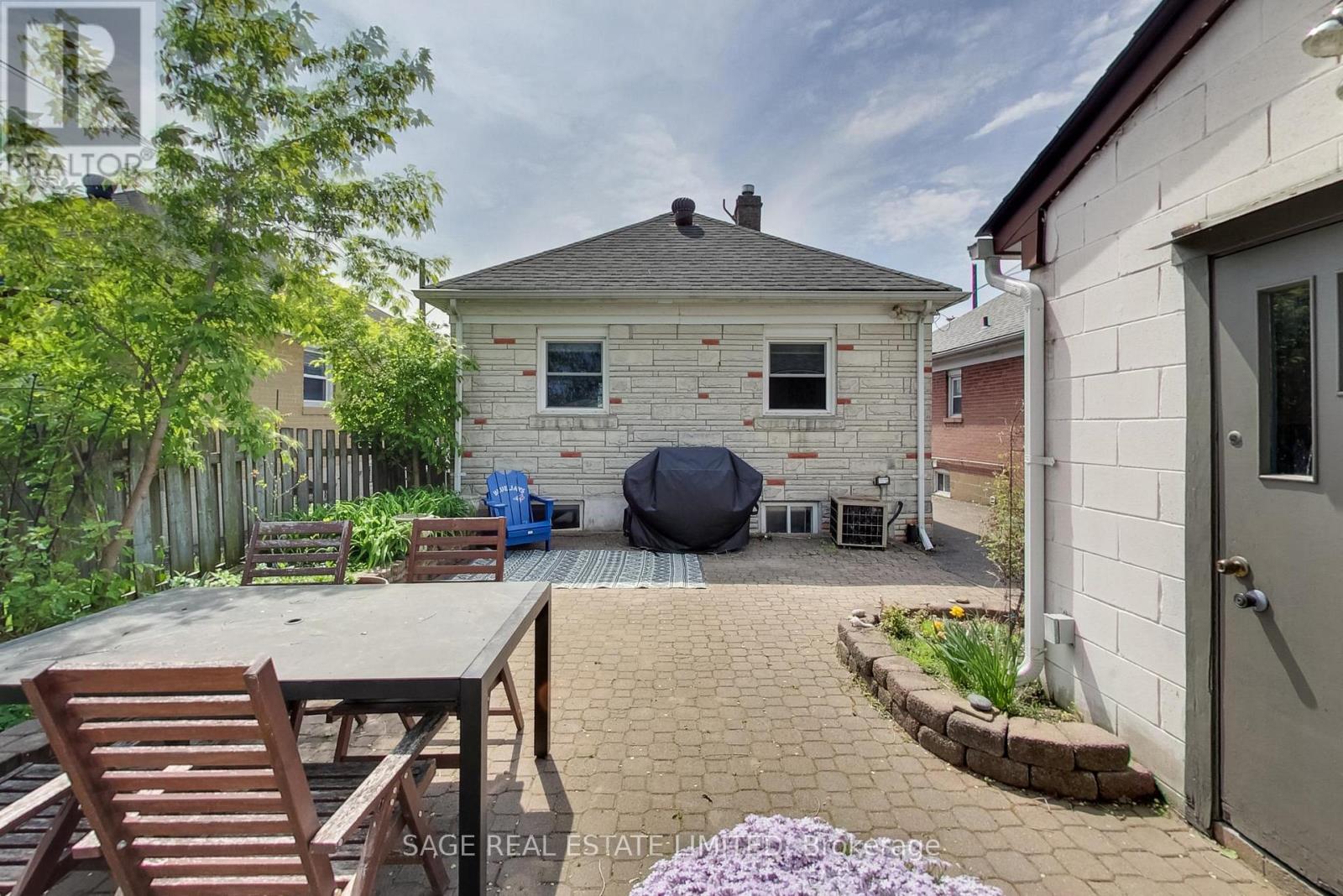 35 Blakley Avenue, Toronto, Ontario  M6N 3Y4 - Photo 37 - W13174828