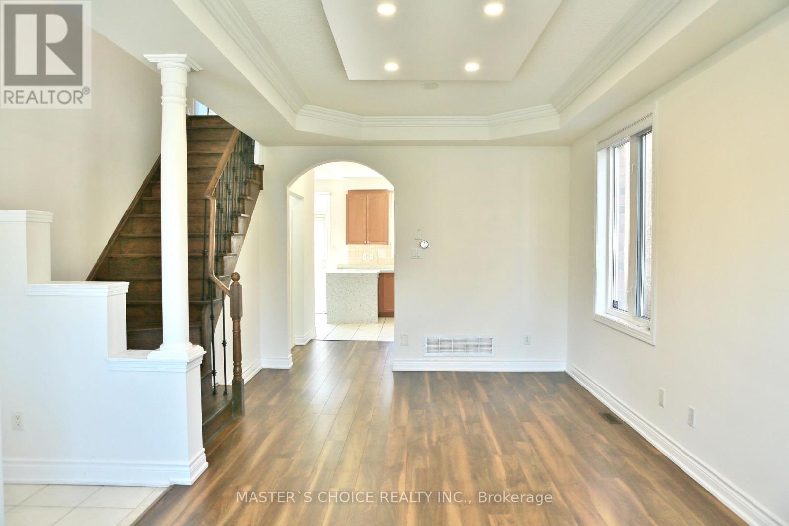 68 Oakford Drive, Markham, Ontario  L6C 2Y8 - Photo 4 - N13211902