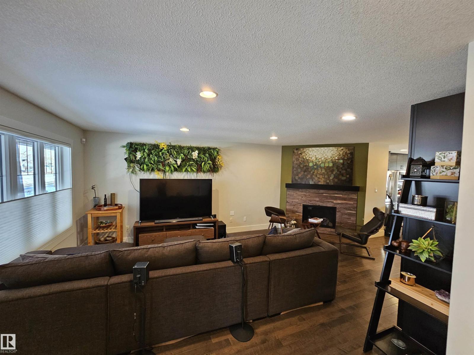 10433 70 Av NW, Edmonton, Alberta  T6H 2E7 - Photo 3 - E4477144