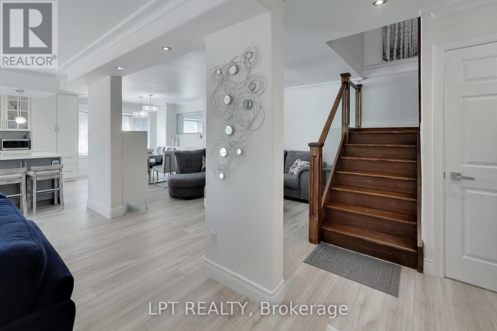2482 Snowhill Court, Burlington, Ontario  L7M 1Y3 - Photo 14 - W13211914