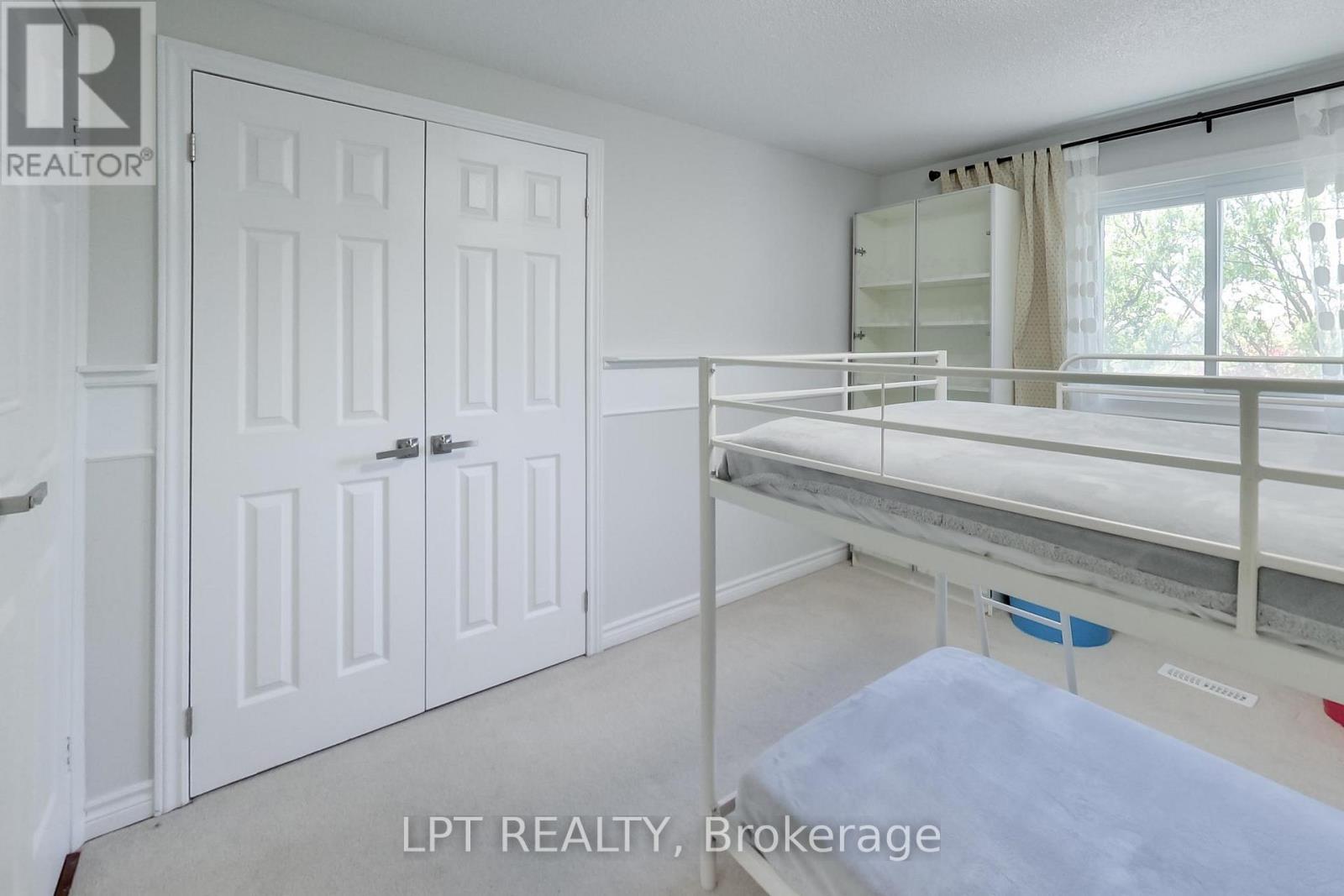 2482 Snowhill Court, Burlington, Ontario  L7M 1Y3 - Photo 23 - W13211914