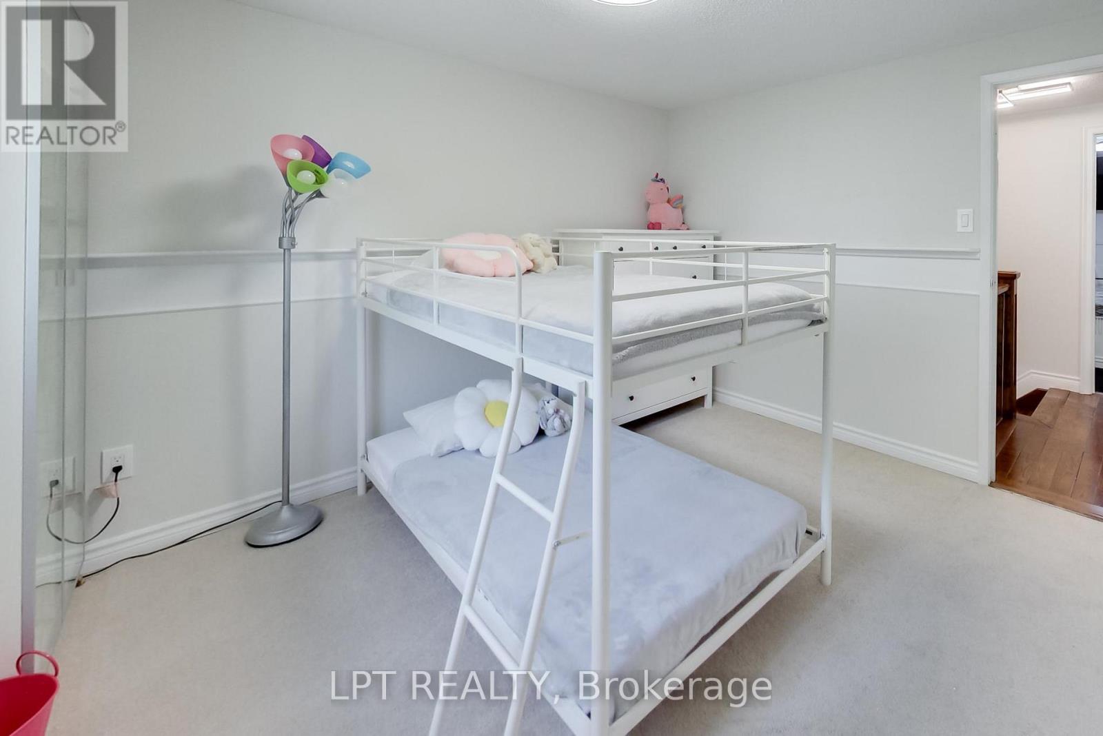 2482 Snowhill Court, Burlington, Ontario  L7M 1Y3 - Photo 24 - W13211914