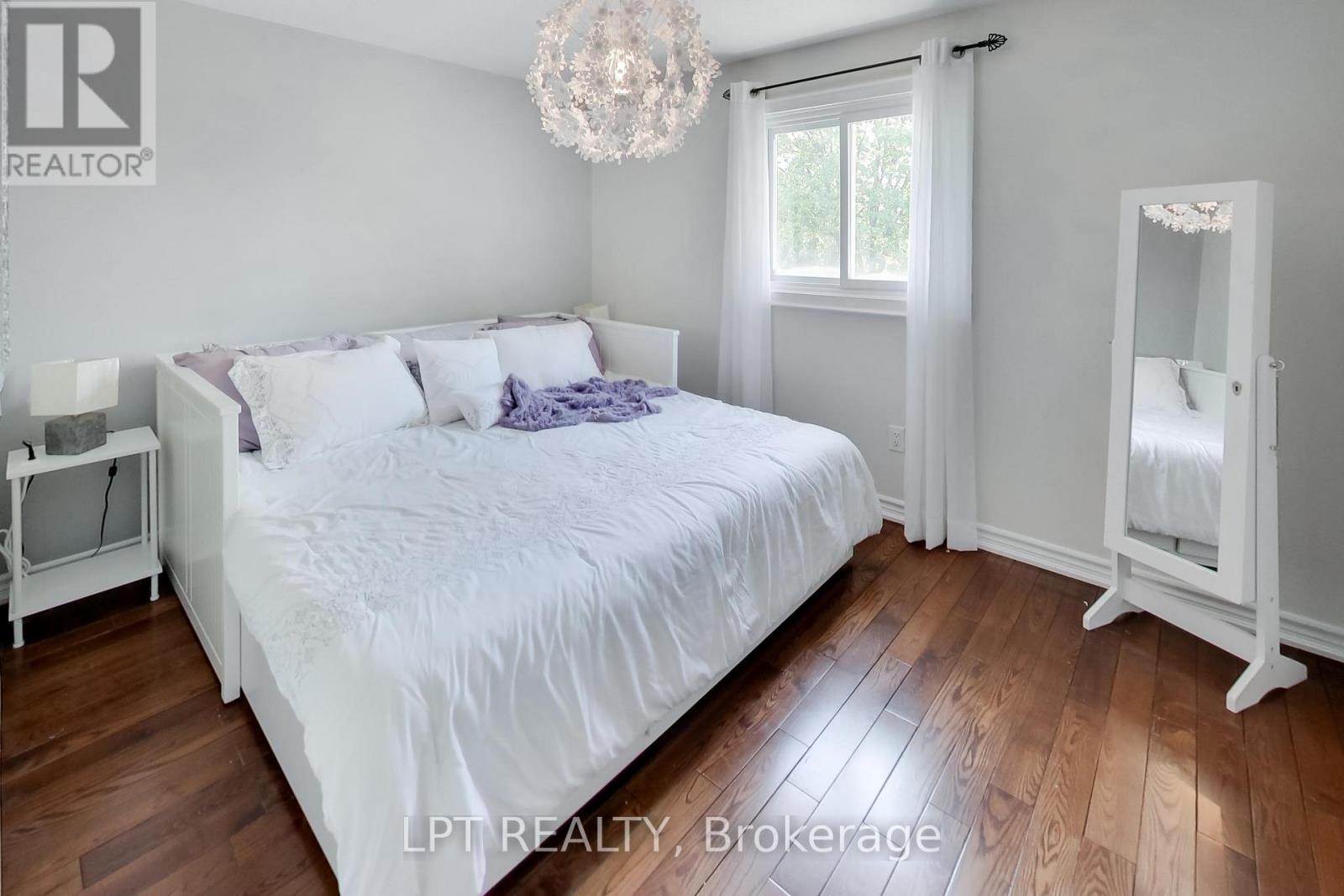 2482 Snowhill Court, Burlington, Ontario  L7M 1Y3 - Photo 25 - W13211914