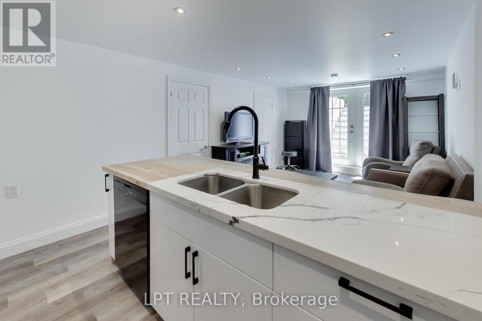 2482 Snowhill Court, Burlington, Ontario  L7M 1Y3 - Photo 28 - W13211914