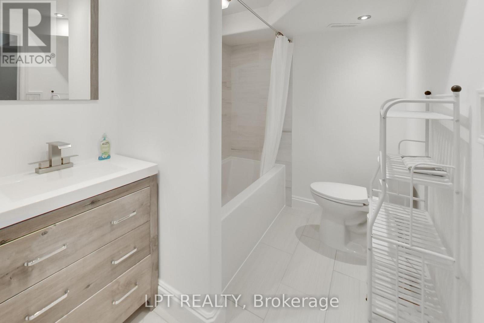 2482 Snowhill Court, Burlington, Ontario  L7M 1Y3 - Photo 34 - W13211914