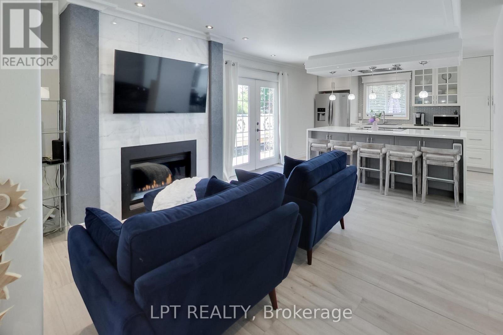 2482 Snowhill Court, Burlington, Ontario  L7M 1Y3 - Photo 5 - W13211914