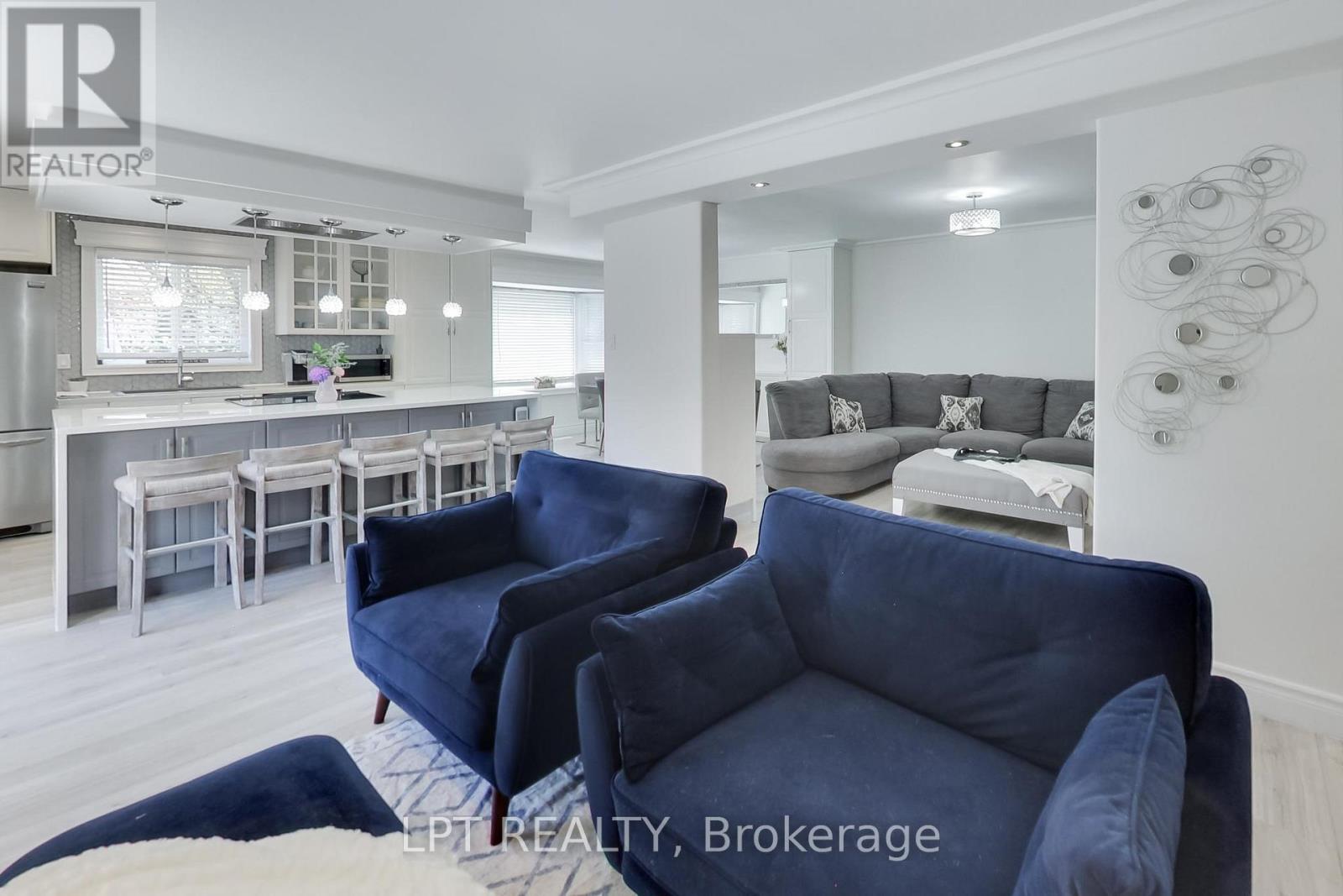 2482 Snowhill Court, Burlington, Ontario  L7M 1Y3 - Photo 6 - W13211914