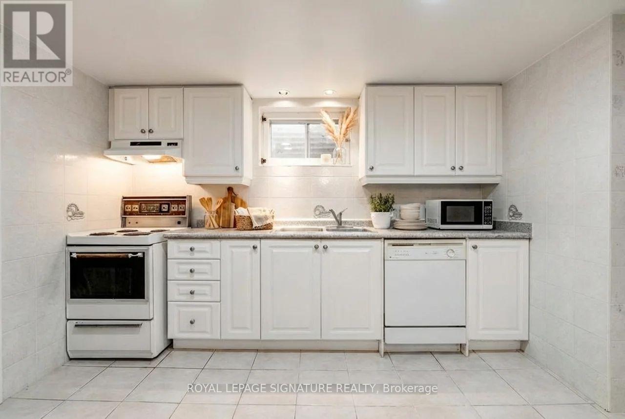 Lower - 173 Rathburn Road, Toronto, Ontario  M9B 2L2 - Photo 3 - W13211918