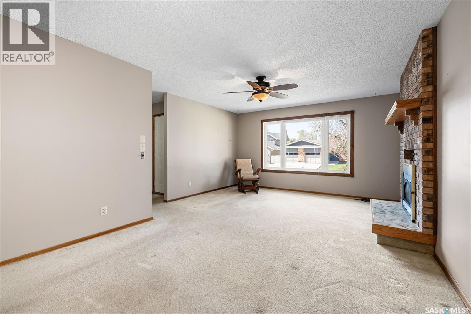 287 Rogers Road, Regina, Saskatchewan  S4S 7C5 - Photo 2 - SK037354