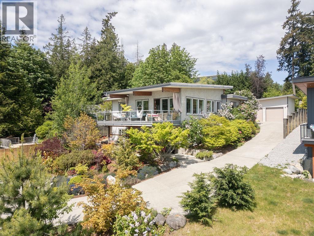 6260 Sunrise Boulevard, Sechelt, British Columbia  V7Z 0R5 - Photo 1 - R3129533