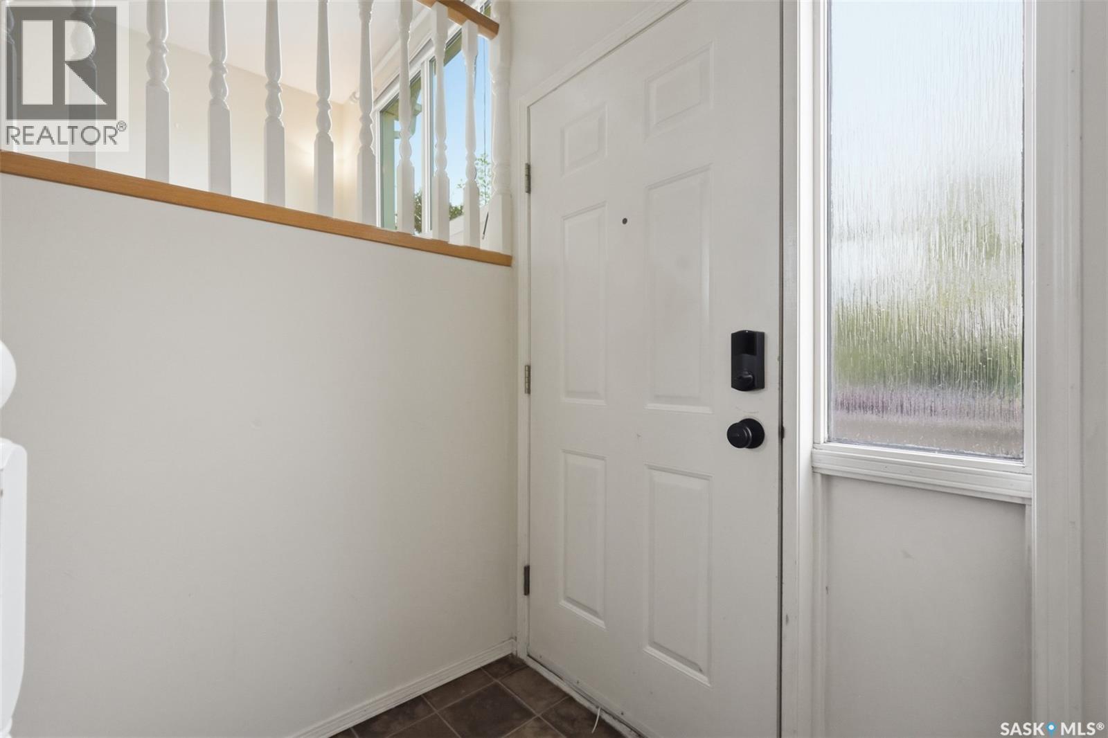 110 320 Heritage Crescent, Saskatoon, Saskatchewan  S7H 5P4 - Photo 4 - SK037263