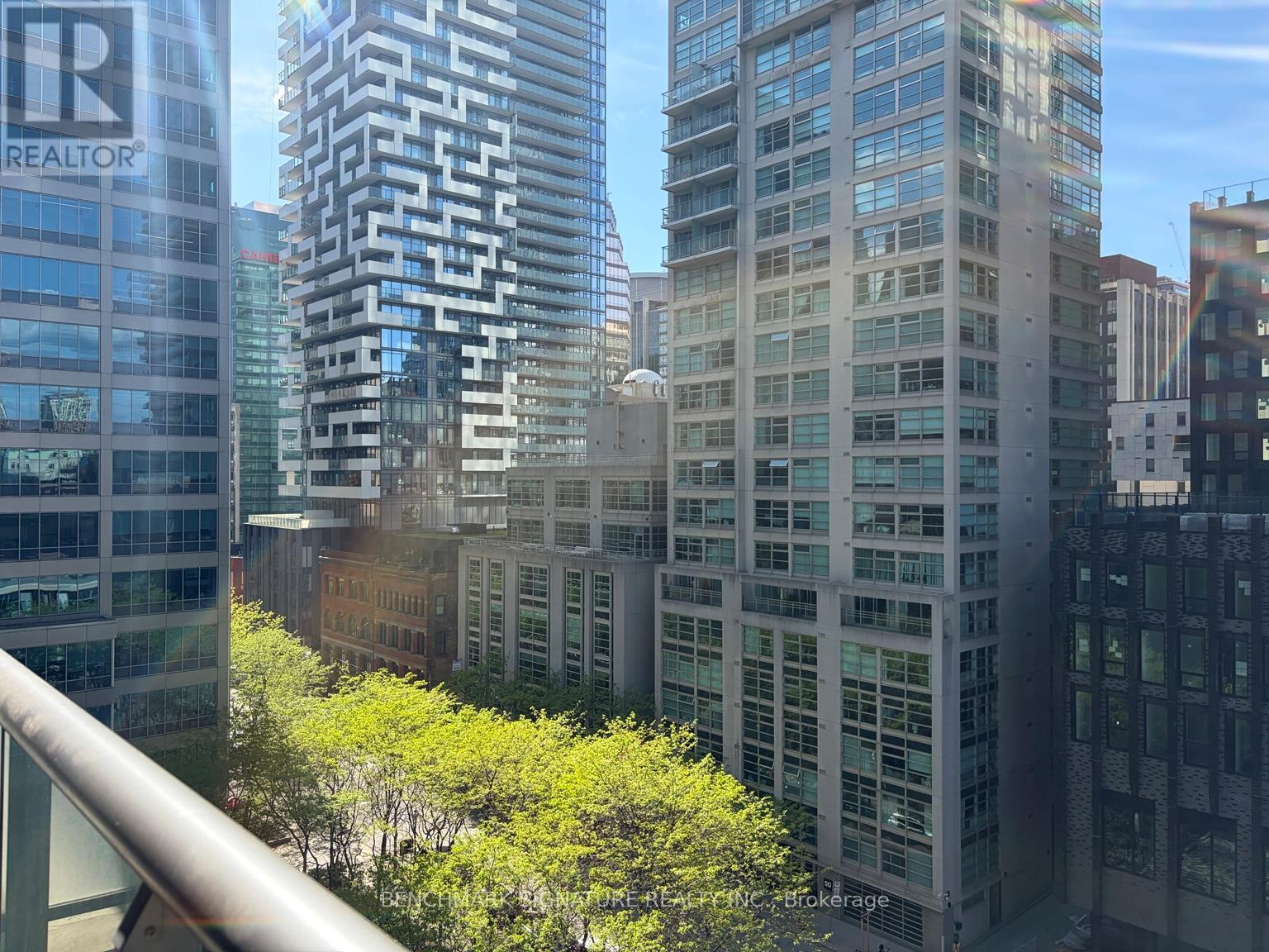 905 - 33 LOMBARD STREET, Toronto, Ontario