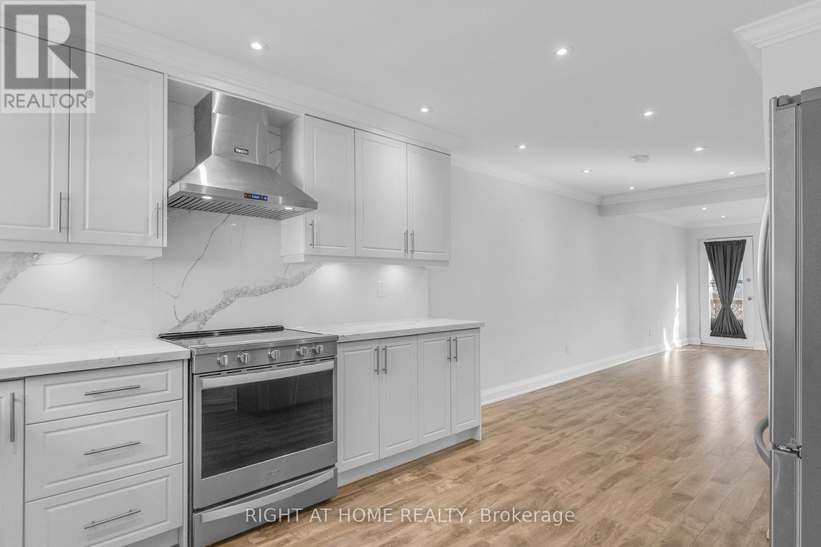 5473 Schueller Crescent, Burlington, Ontario  L7L 3T1 - Photo 17 - W13033230