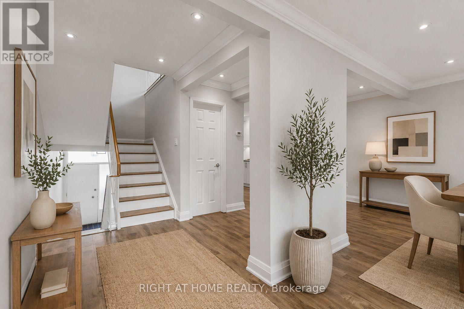 5473 Schueller Crescent, Burlington, Ontario  L7L 3T1 - Photo 4 - W13033230