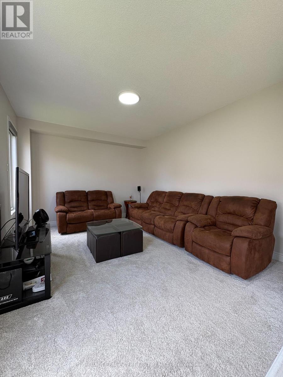 39 Blazing Star Drive, Brampton, Ontario  L6R 3E7 - Photo 7 - W13211796
