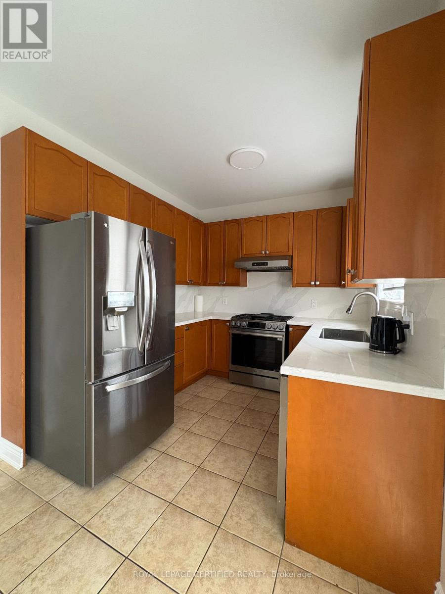 39 Blazing Star Drive, Brampton, Ontario  L6R 3E7 - Photo 9 - W13211796