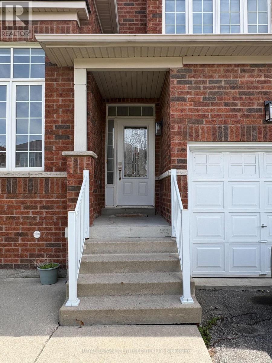 39 Blazing Star Drive, Brampton, Ontario  L6R 3E7 - Photo 2 - W13211796
